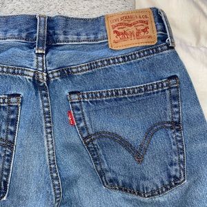 women’s levi pants